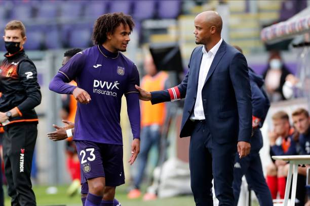 Joshua Zirkzee explains Man City legend impact on his Manchester United move