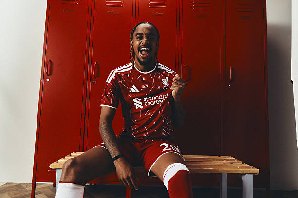 Bradley Barcola completes £123m move to Liverpool