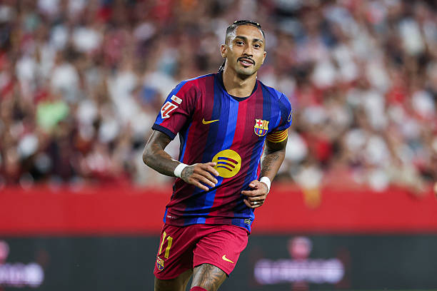 Barcelona learn extent of Raphinha injury after Brazil scare