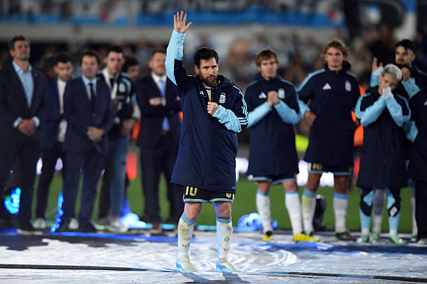 Lionel Messi called out over delayed Barcelona tribute