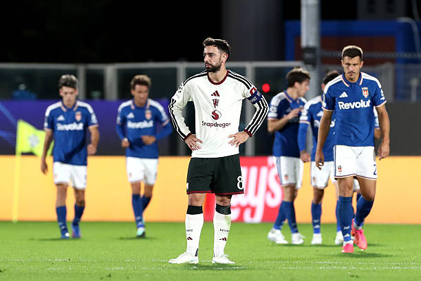 Fernandes appears to question Carrick tactics after Como defeat